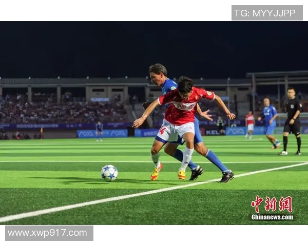 模仿足球巨星的牛人：从技艺到风格的完美再现与创造性演绎